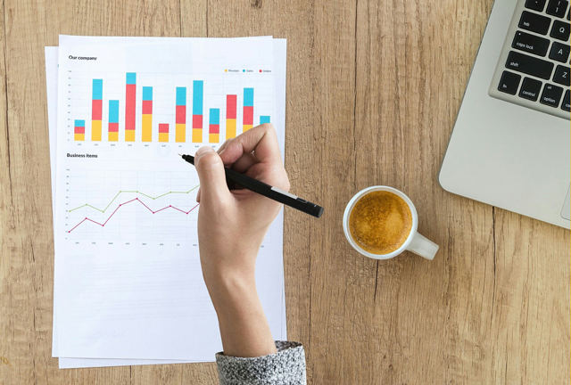 statistiques tasse de café ordinateur